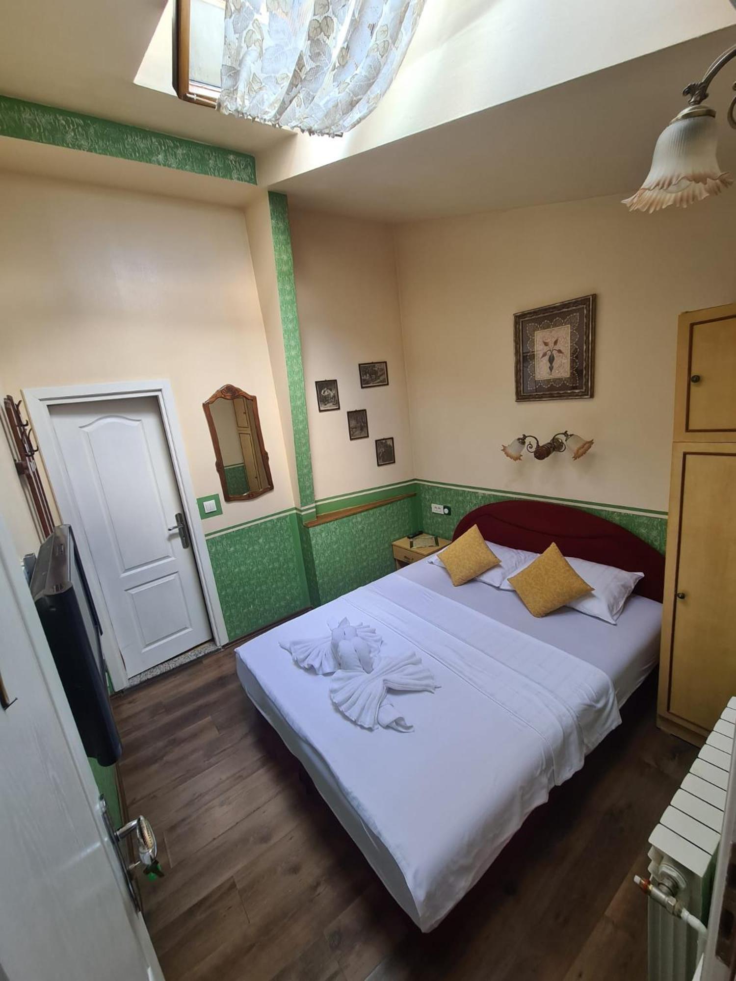 Guesthouse Nia Deluxe Sarajevo Exteriör bild