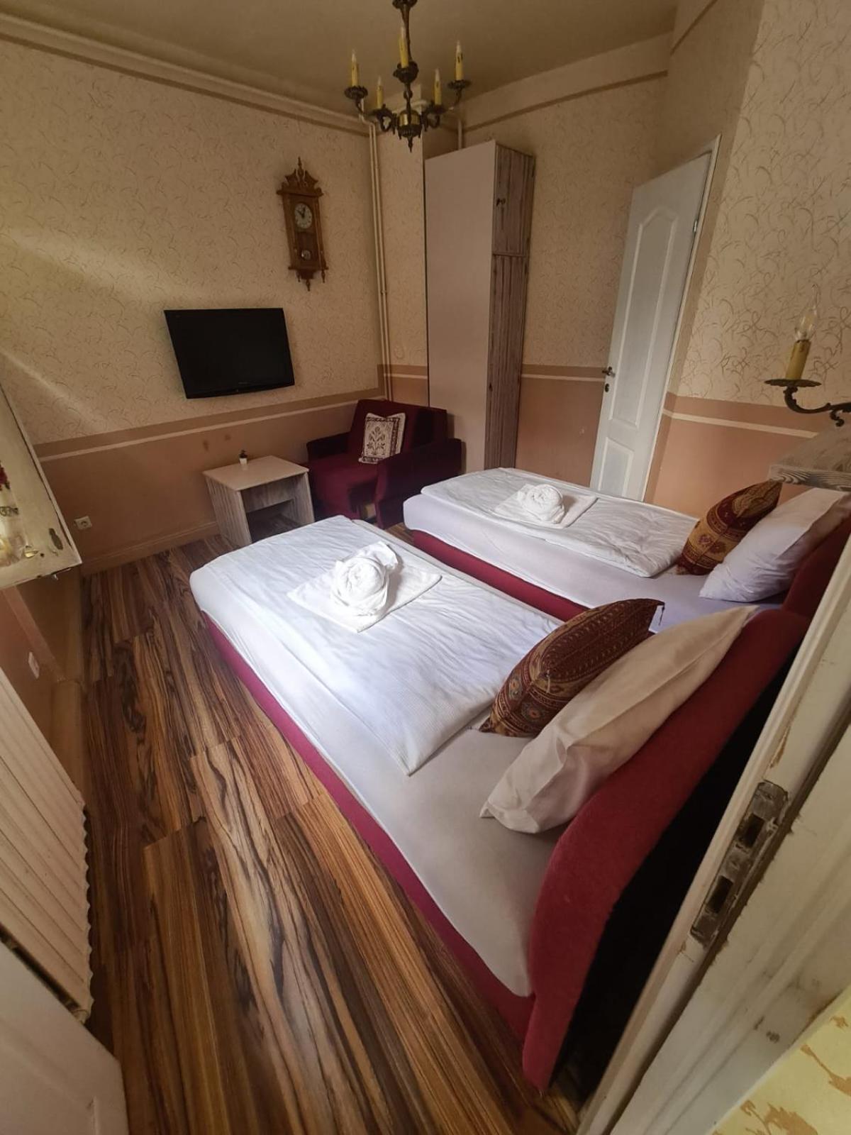 Guesthouse Nia Deluxe Sarajevo Exteriör bild