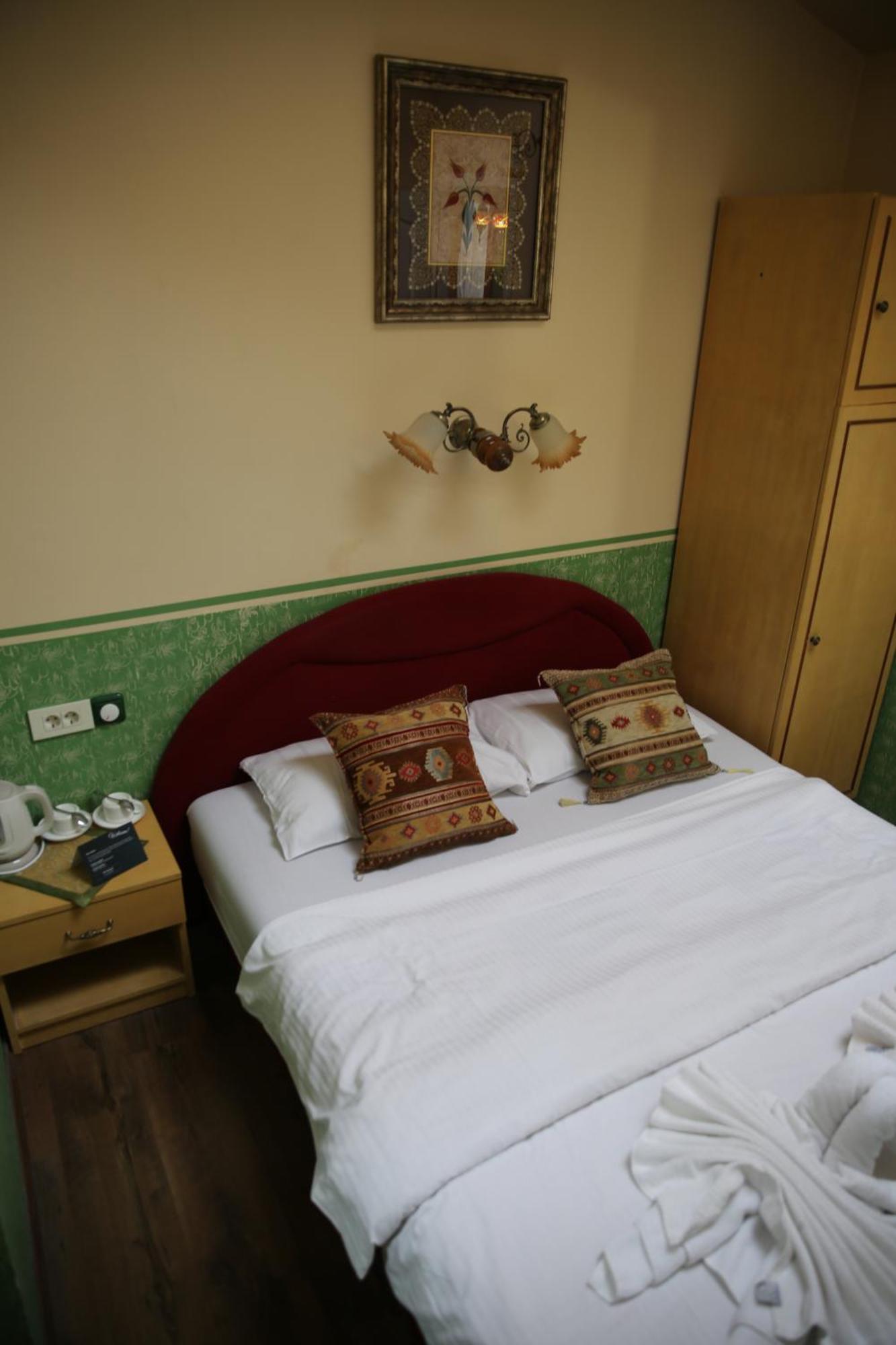 Guesthouse Nia Deluxe Sarajevo Exteriör bild