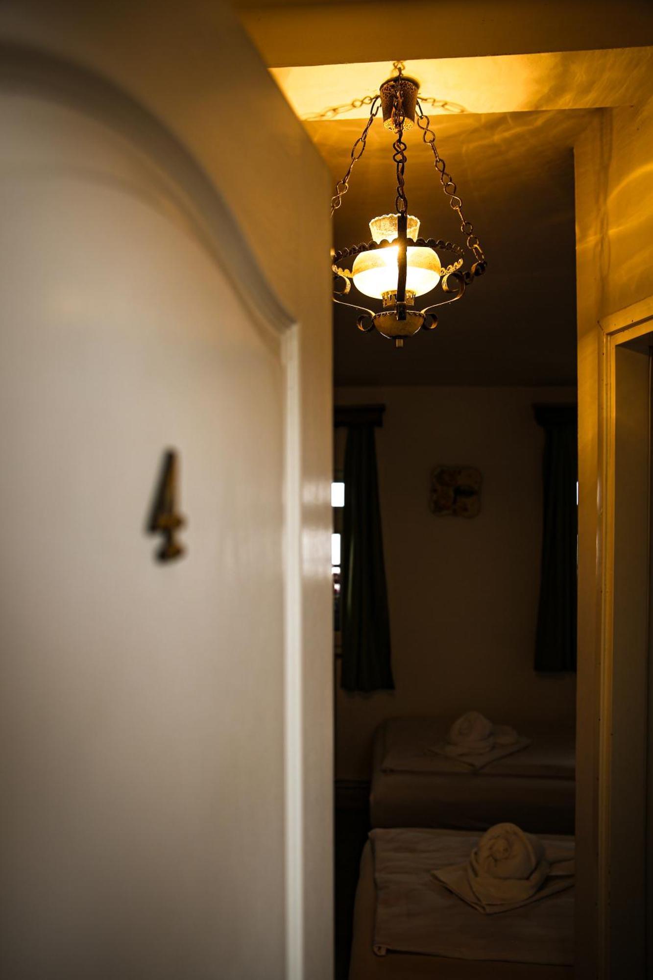 Guesthouse Nia Deluxe Sarajevo Exteriör bild