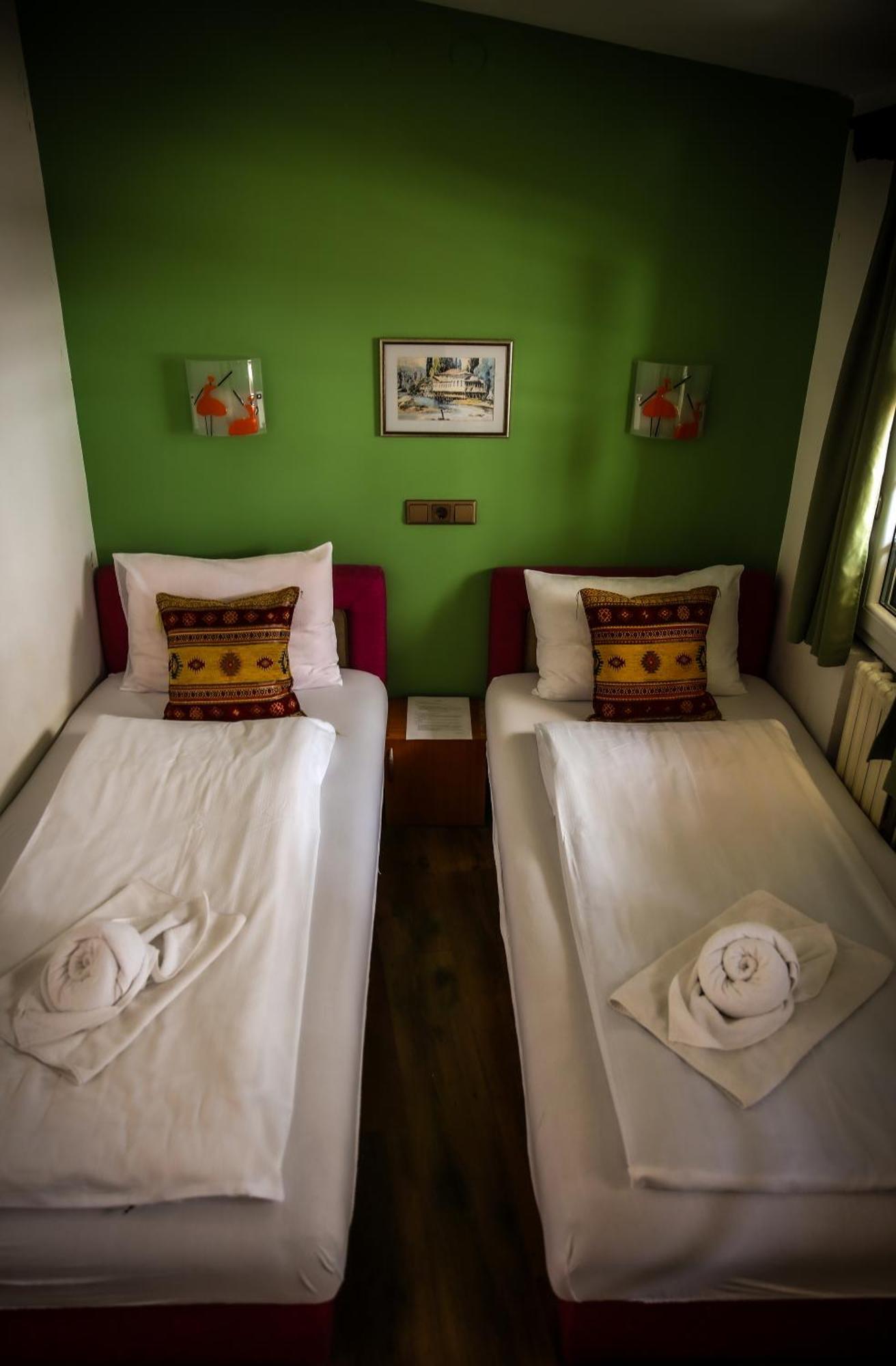 Guesthouse Nia Deluxe Sarajevo Exteriör bild
