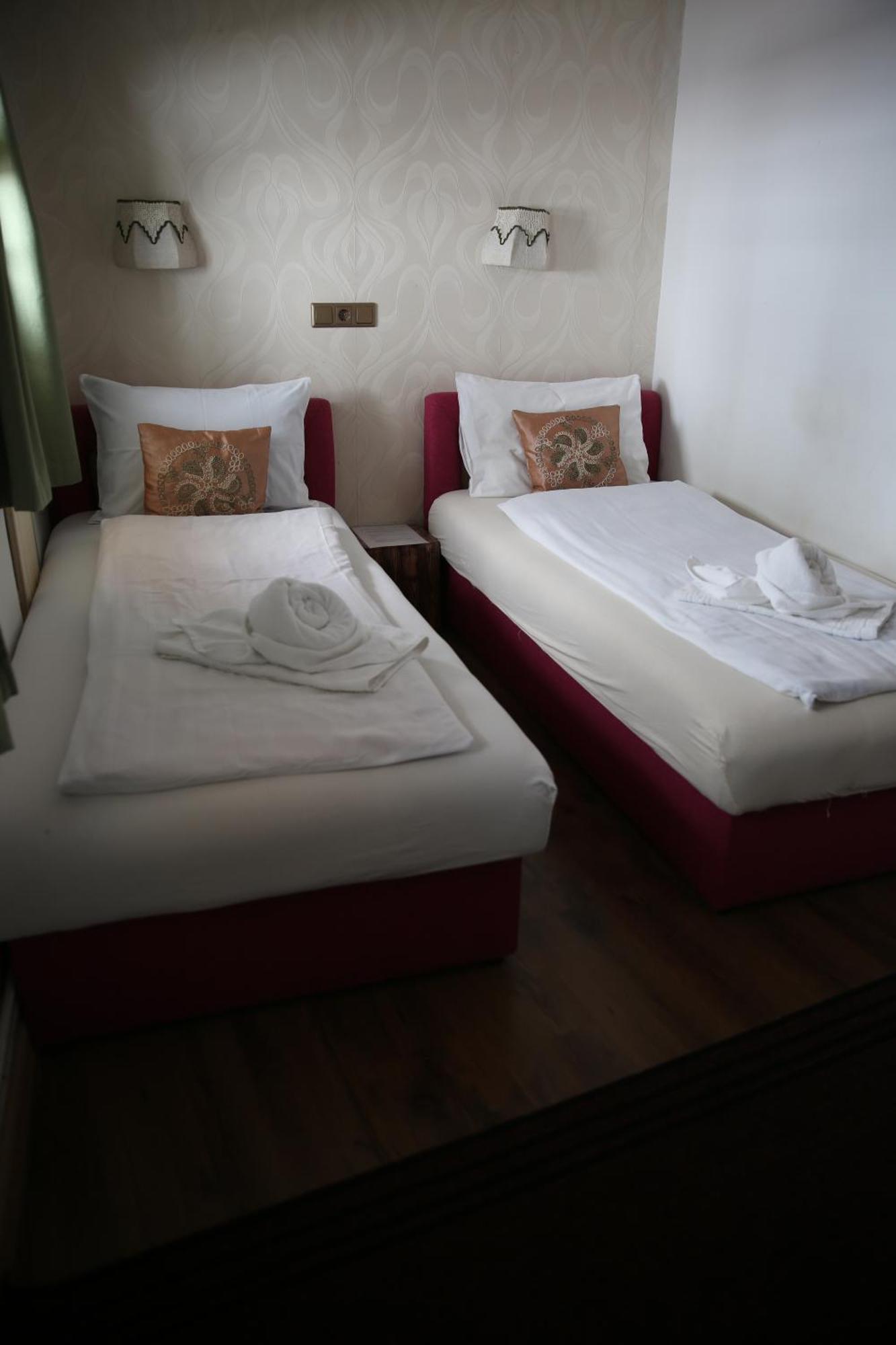 Guesthouse Nia Deluxe Sarajevo Exteriör bild